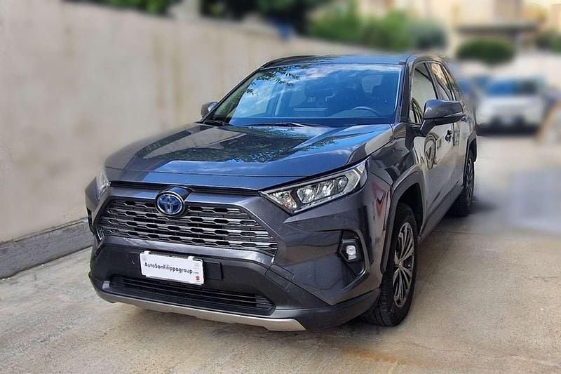 Grigio medio met. Usata 2022 Toyota RAV4 Hybrid SUV | 29.790 € (Ottimo prezzo) - Immagine 1/4