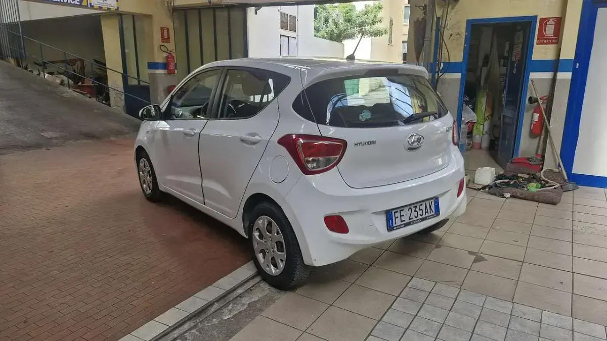Usata Hyundai i10 Comfort 67 CV (49 kW) 2016 Other Utilitaria
