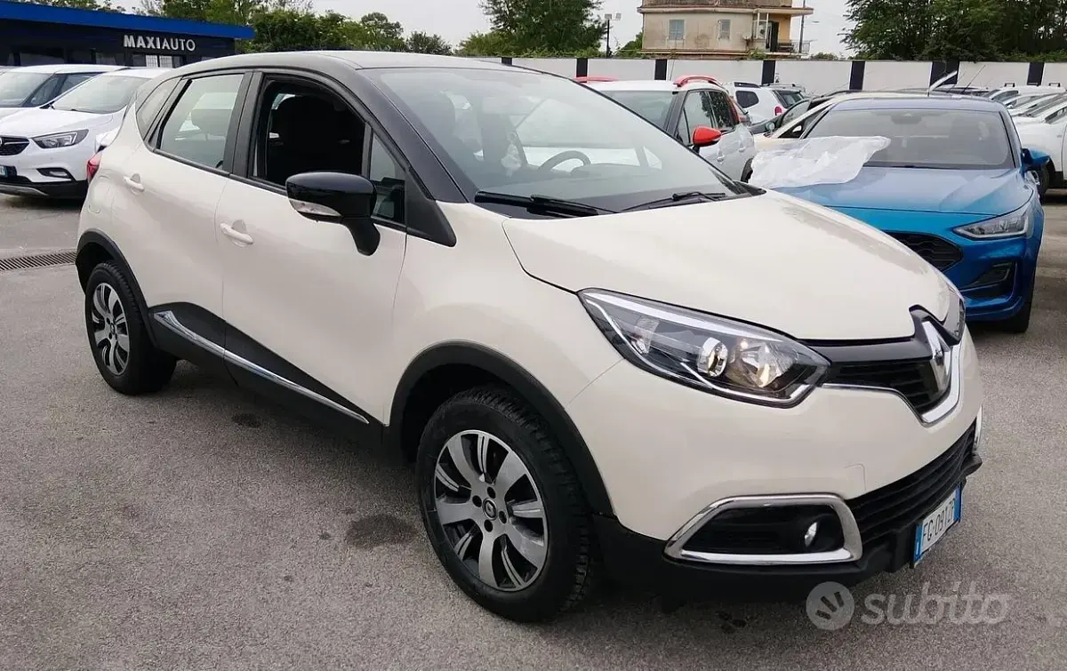 Usata Renault Captur 90 CV (66 kW) 2017 Beige SUV