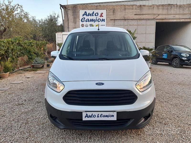 Usata Ford Transit 74 CV (54 kW) 2018 Bianco Monovolume