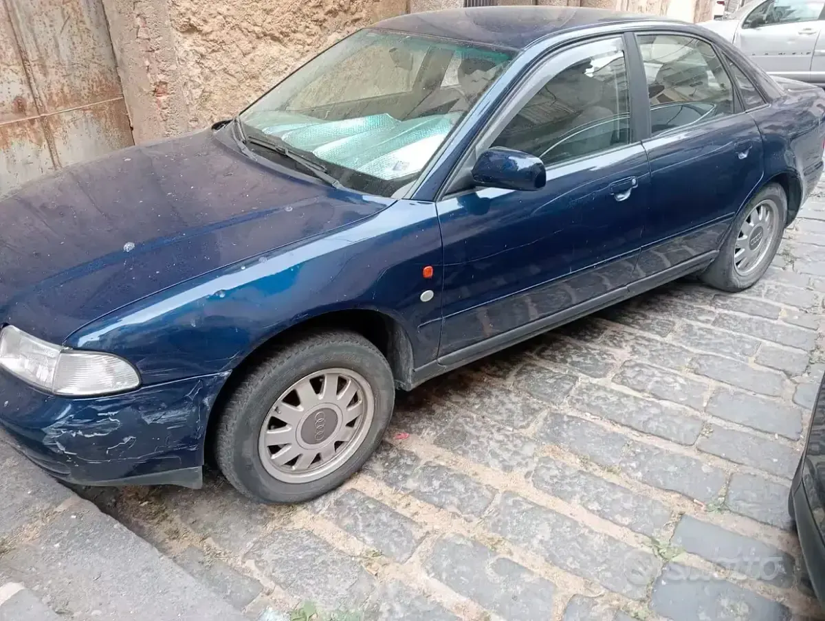 Usata Audi A4 90 CV (66 kW) 1998 Bluazzurro Berlina