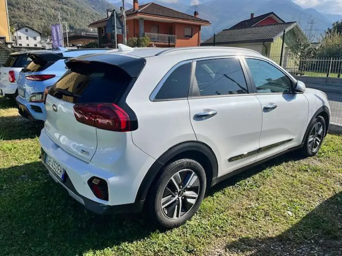 Usata Kia Niro Style 105 CV (77 kW) 2021 Bianco SUV