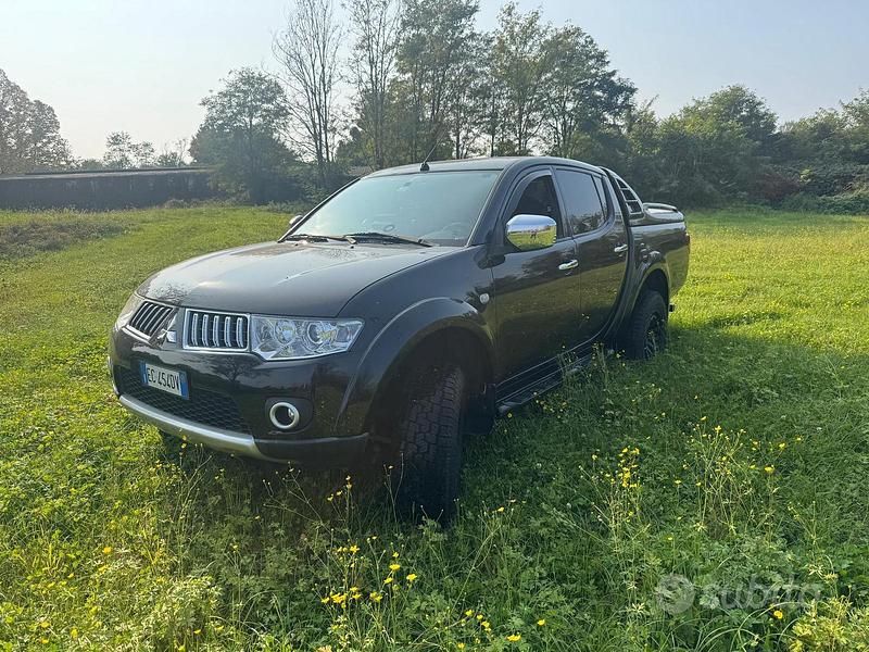 Nero Usata 2011 Mitsubishi L200 Pick-up | 18.500 € (Molto cara) - Immagine 1/4