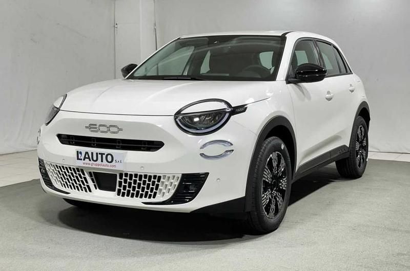 Nuova Fiat 600 Icon 101 CV (74 kW) 2025