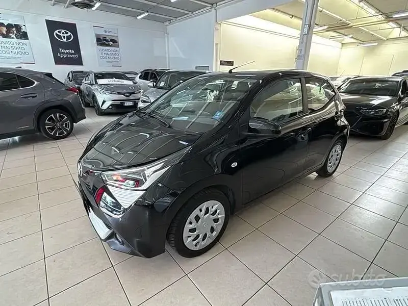 Usata Toyota Aygo Cool 72 CV (52 kW) 2020 Other Utilitaria