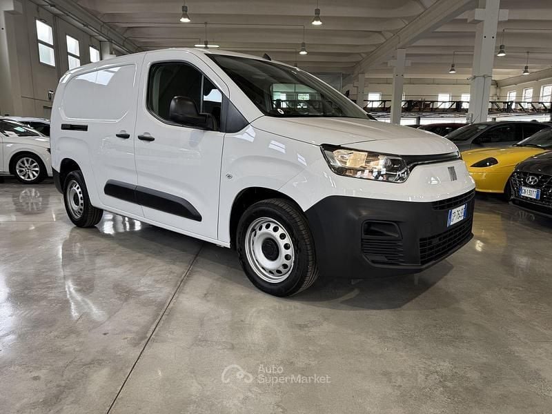 Usata Fiat Doblò 99 CV (72 kW) 2023 Other Monovolume