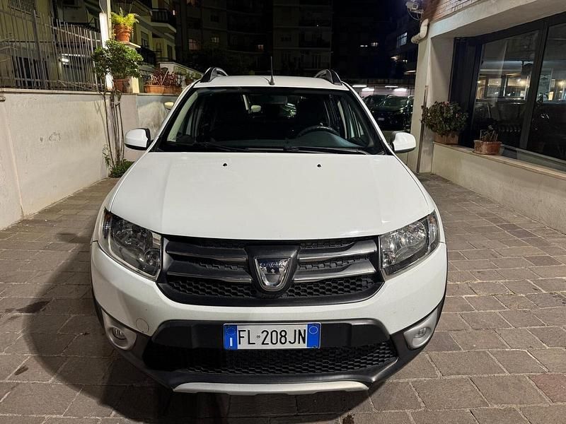 Usata Dacia Sandero 90 CV (66 kW) 2014 Bianco Utilitaria