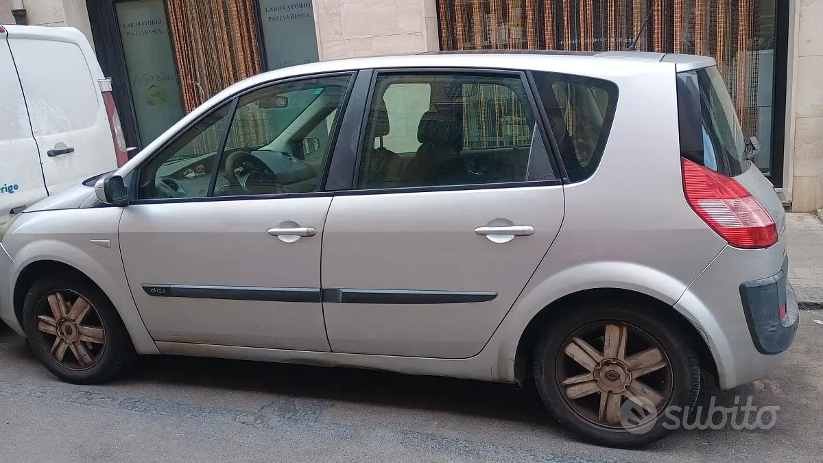 Usata Renault Scenic E-Tech 106 CV (77 kW) 2006 Grigio Monovolume