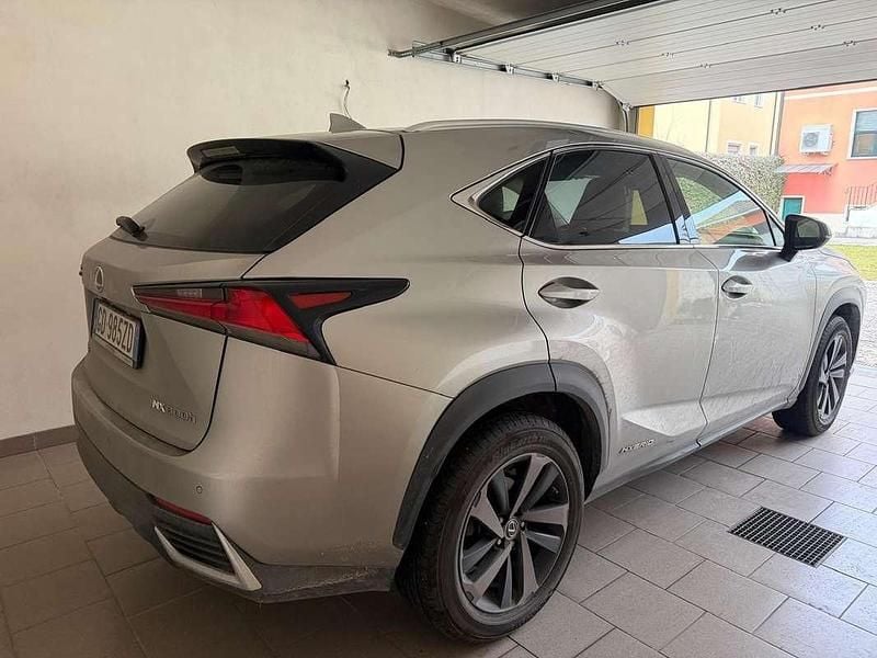 Usata Lexus NX300h 155 CV (114 kW) 2021 Grigio SUV