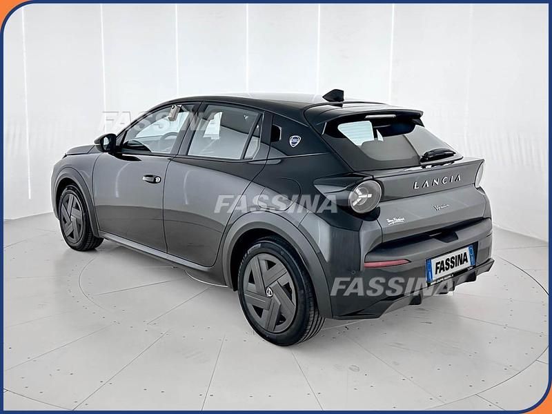 Nuova Lancia Ypsilon 61 kW (84 CV) 2025 Nero Utilitaria