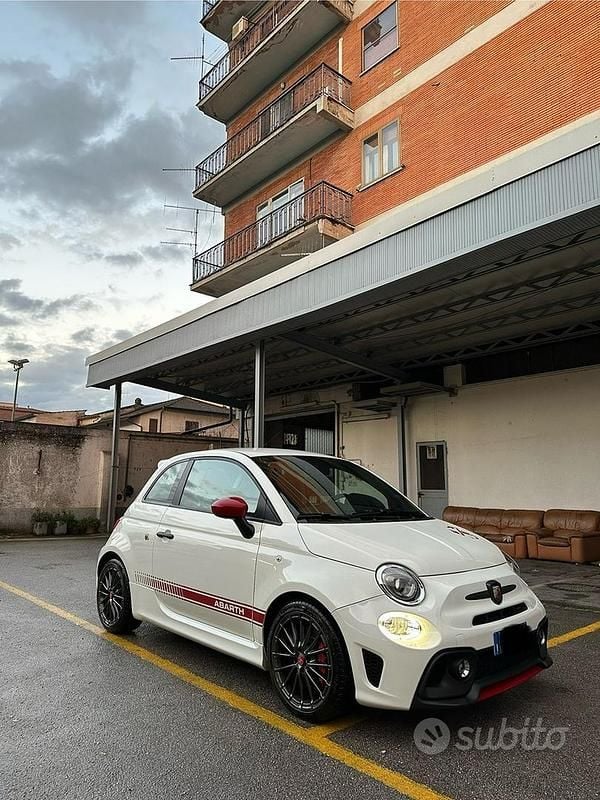 Usata Abarth 695 Competizione 180 CV (132 kW) 2023 Bianco Utilitaria
