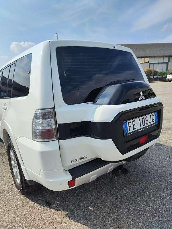 Usata Mitsubishi Pajero Intense 190 CV (139 kW) 2016 Bianco SUV