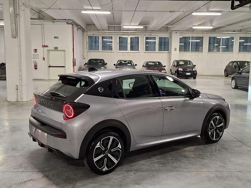 Nuova Lancia Ypsilon 101 CV (74 kW) 2025 Grigio granito (861) Utilitaria