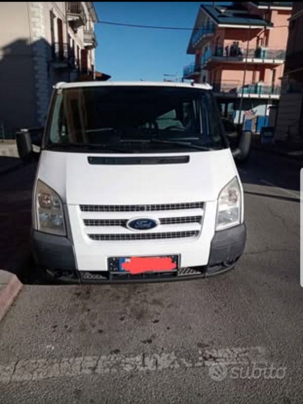 Bianco Usata 2012 Ford Transit Monovolume | 11.000 € - Immagine 1/4