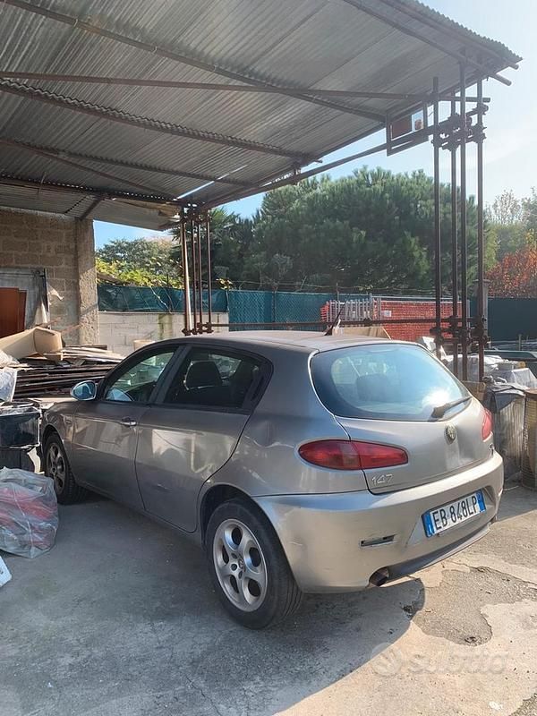 Grigio Usata 2010 Alfa Romeo 147 Due volumi | 1550 € (Super prezzo) - Immagine 1/4