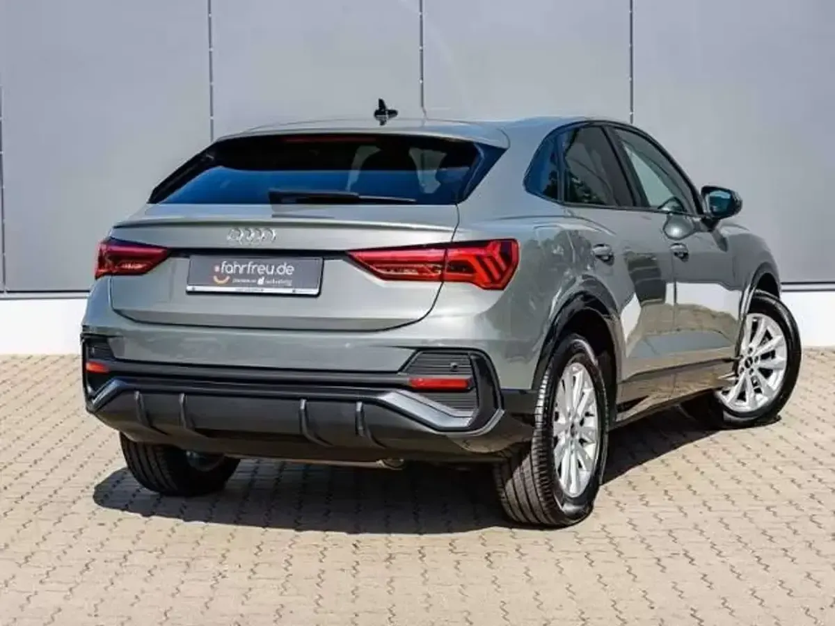 Usata Audi Q3 Ambiente 150 CV (110 kW) 2021 Grigio SUV