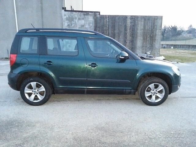 Usata Skoda Yeti 140 CV (102 kW) 2011 Blu SUV
