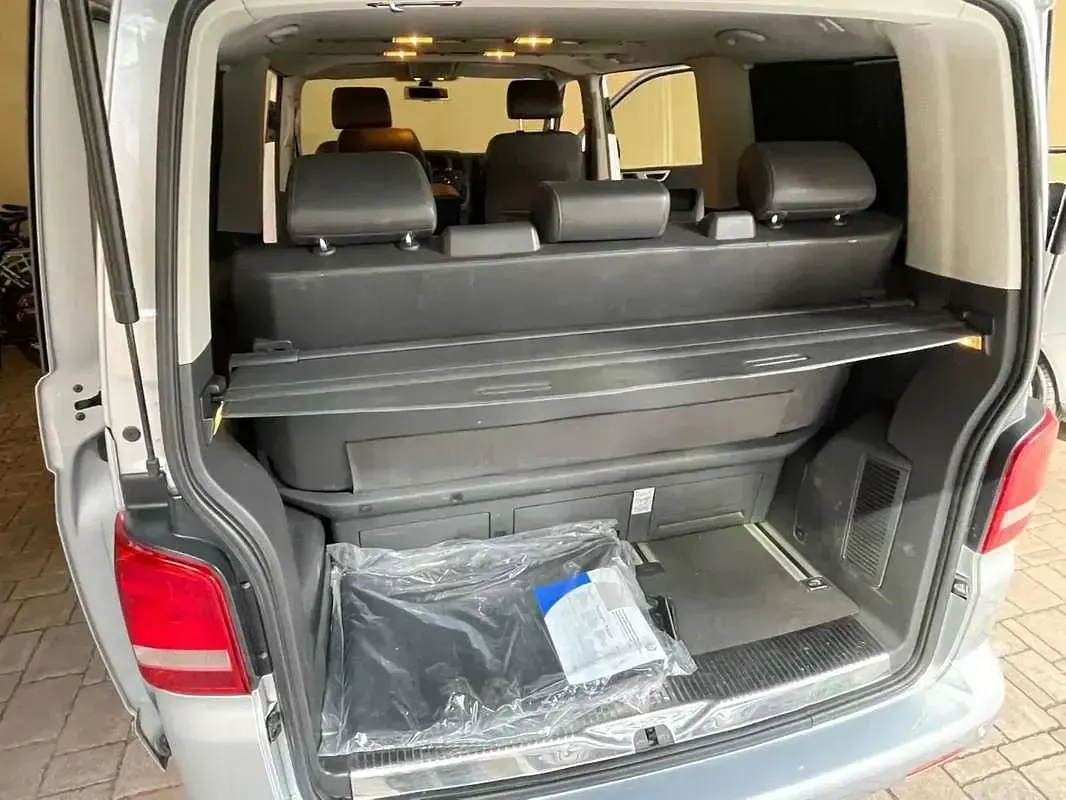 Usata VW Multivan Highline 179 CV (131 kW) 2010 Argento Monovolume