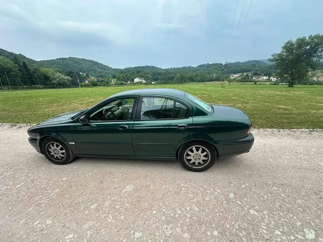 Usata Jaguar X-type Executive 196 CV (144 kW) 2005 Verde Berlina