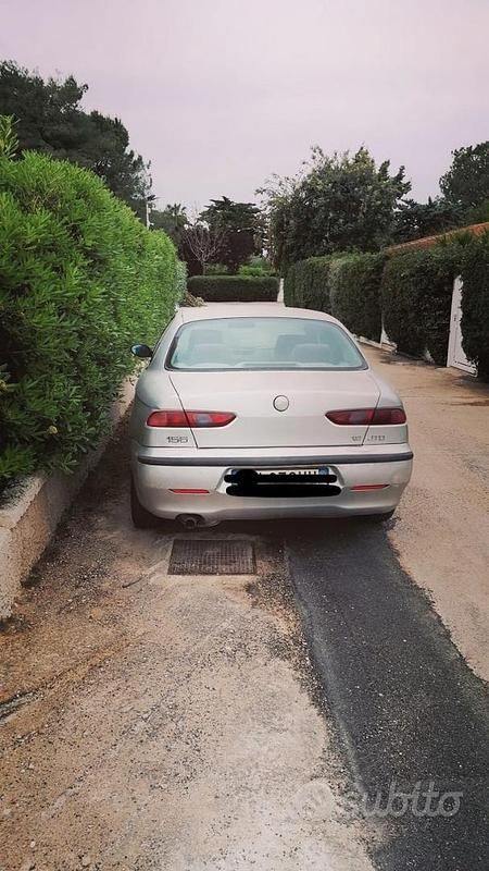 Grigio Usata 2000 Alfa Romeo 156 Tre volumi | 800 € (Buon prezzo) - Immagine 1/4