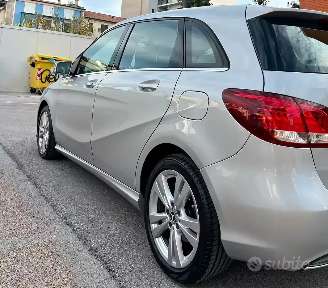 Usata Mercedes B160 90 CV (66 kW) 2016 Grigio Utilitaria