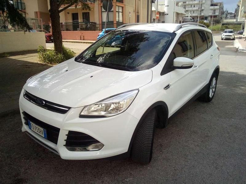 Usata Ford Kuga Titanium 120 CV (88 kW) 2016 Bianco SUV