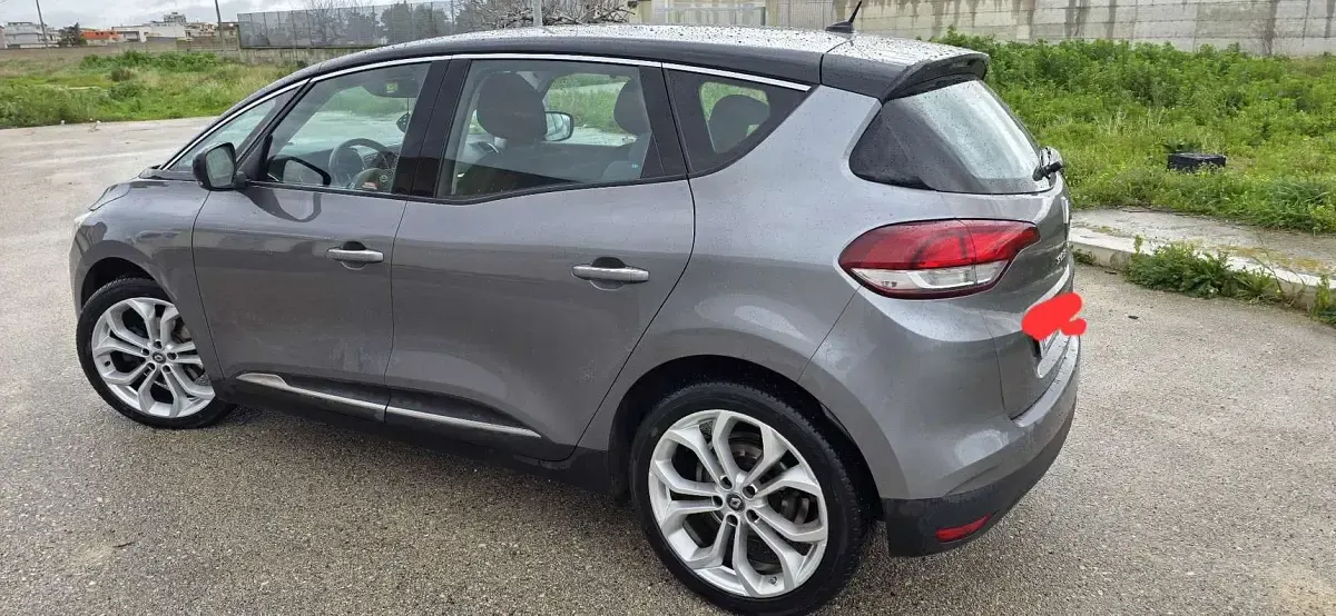 Usata Renault Scénic Bose Edition 110 CV (80 kW) 2018 Monovolume