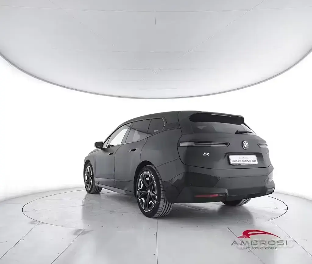 Usata BMW iX 102 kW (139 CV) 2025 Nero SUV