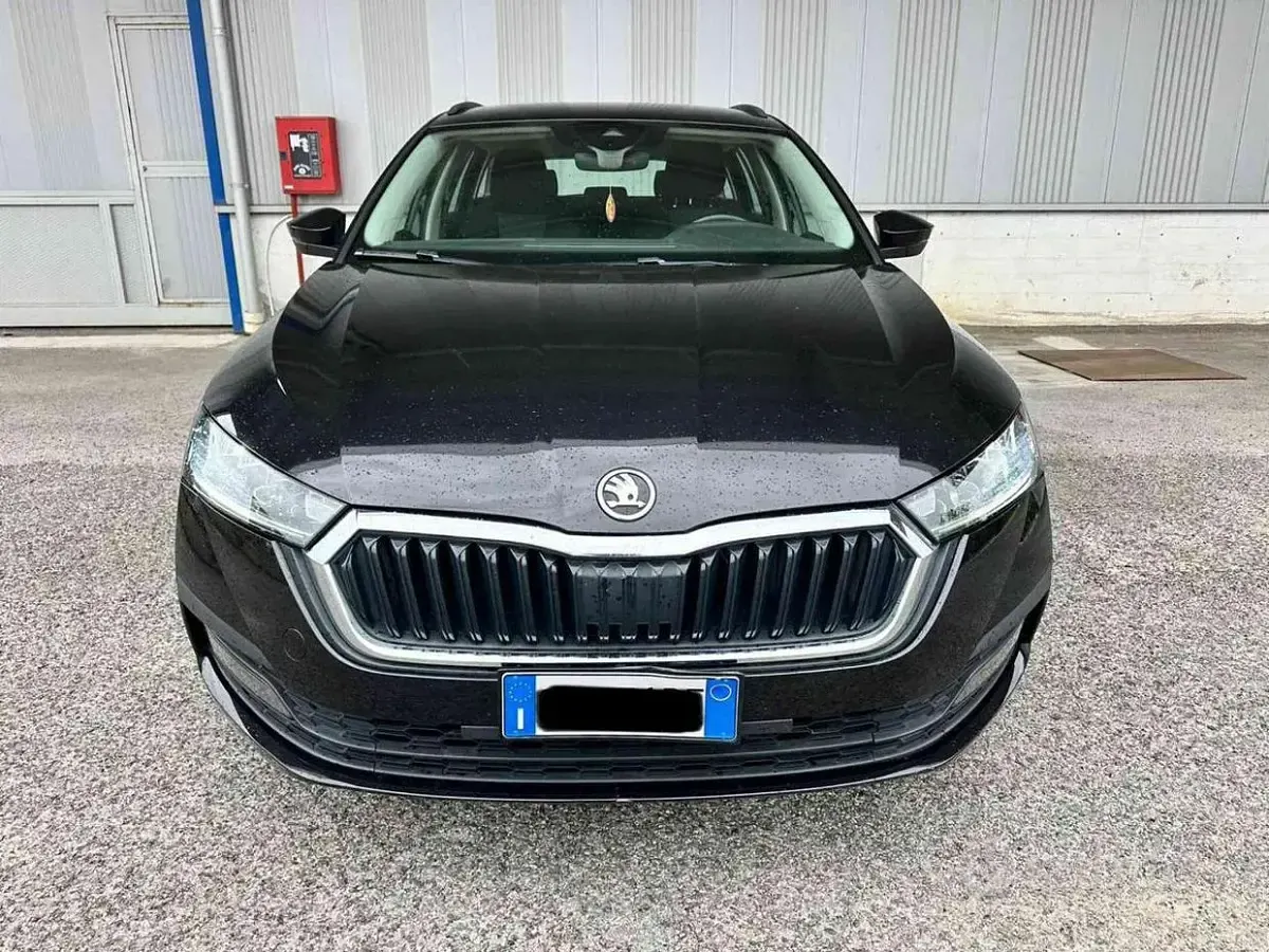Begagnad Skoda Octavia Executive 116 HK (85 kW) 2023 Svart Kombi