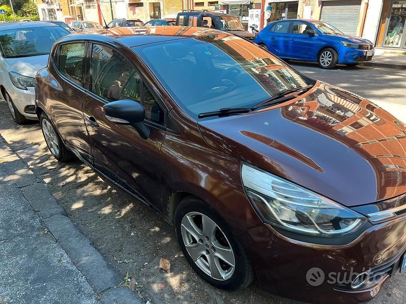 Second-hand Renault Clio IV 75 CP (55 kW) 2016 Berlinǎ