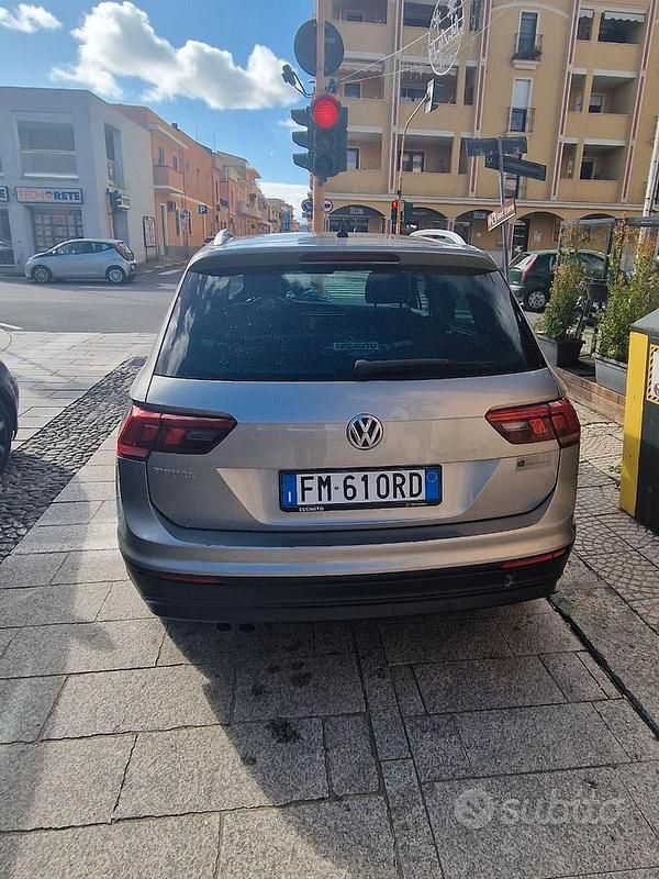 Usata VW Tiguan Business 150 CV (110 kW) 2018 Grigio SUV