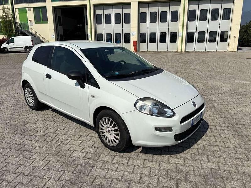 Usata Fiat Punto Street 75 CV (55 kW) 2014 Bianco Utilitaria