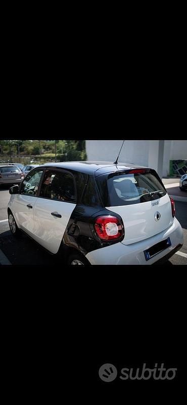 Usata Smart ForFour 75 CV (55 kW) 2018 Utilitaria