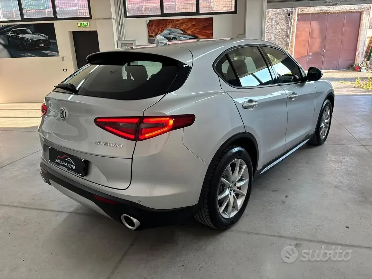 Usata Alfa Romeo Stelvio Executive 190 CV (139 kW) 2021 Grigio SUV