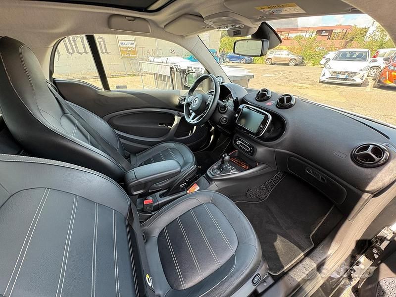 Usata Smart ForTwo Electric Drive Prime 60 kW (82 CV) 2021 Cabrio