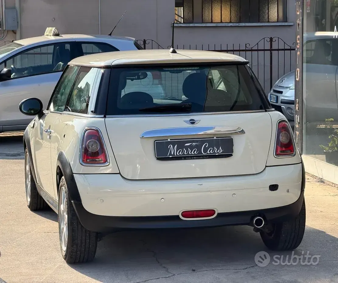 Usata Mini ONE 75 CV (55 kW) 2009 Beige Utilitaria