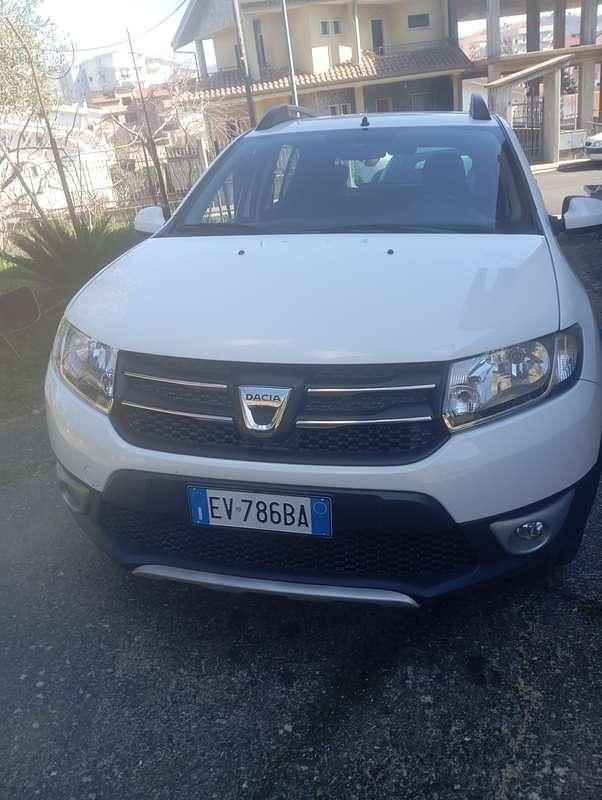 Usata Dacia Sandero Stepway 90 CV (66 kW) 2014 Berlina