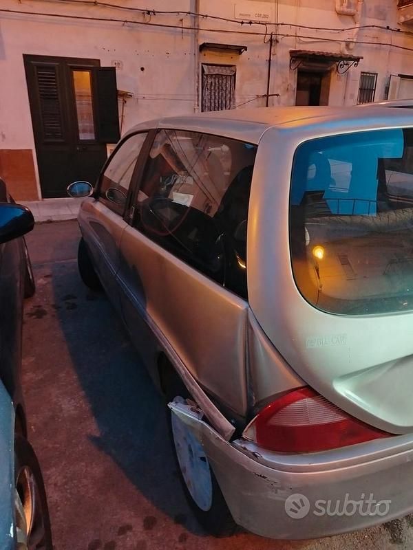 Usata Lancia Ypsilon 60 CV (44 kW) 2003 Grigio Utilitaria