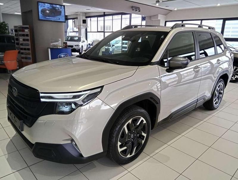 Usata Subaru Forester Style 136 CV (100 kW) 2024 Oro SUV