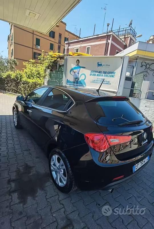 Usata Alfa Romeo Giulietta Distinctive 170 CV (125 kW) 2013 Nero Utilitaria