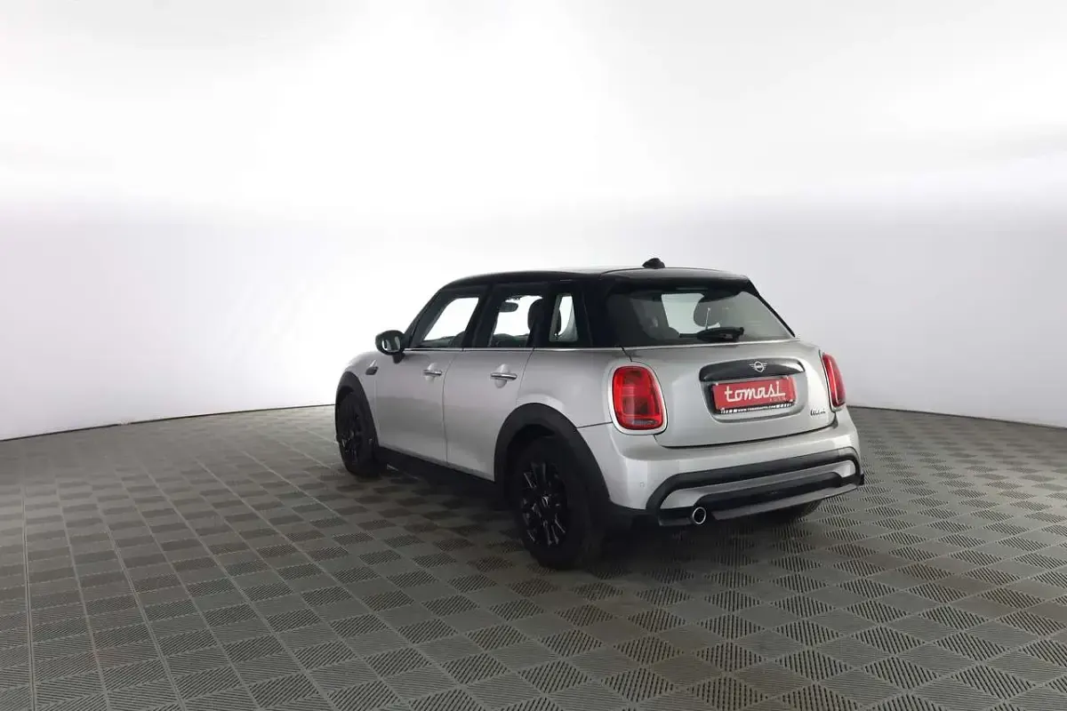 Usata Mini Cooper Classic 136 CV (100 kW) 2023 Melting silver iii con tetto n Utilitaria