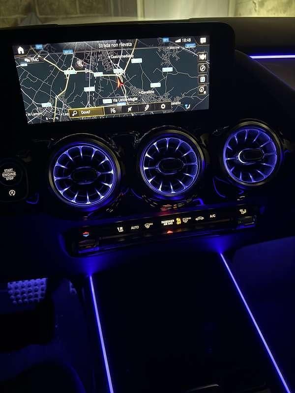 Usata Mercedes GLA200 Premium 150 CV (110 kW) 2022 Bianco SUV