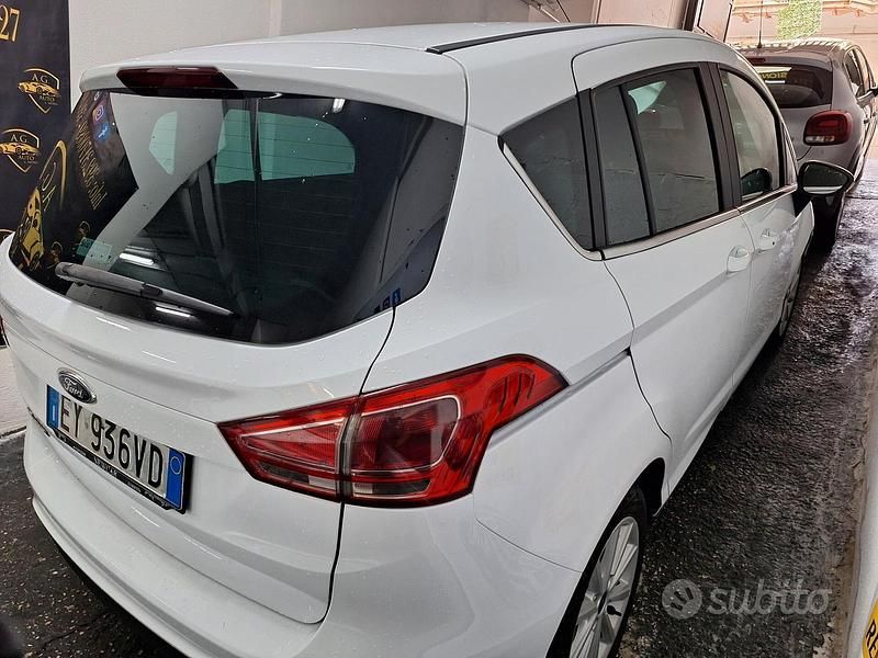 Usata Ford B-MAX Business Edition 75 CV (55 kW) 2015 Bianco Monovolume