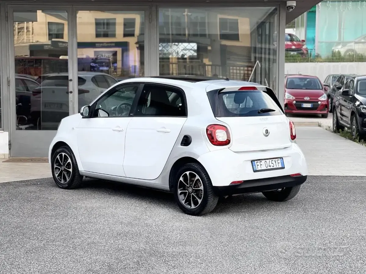 Usata Smart ForFour Passion 71 CV (52 kW) 2016 Bianco Utilitaria