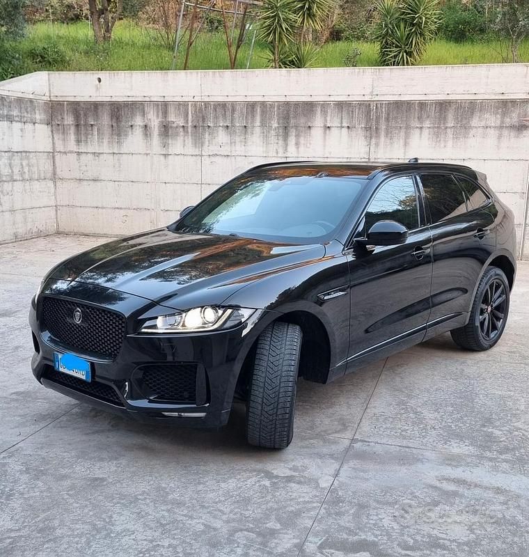Usata Jaguar F-Pace R-Sport 241 CV (177 kW) 2020 Nero SUV