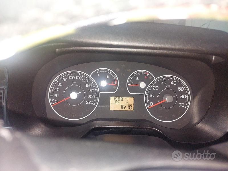 Usata Fiat Punto 77 CV (56 kW) 2007 Grigio Utilitaria