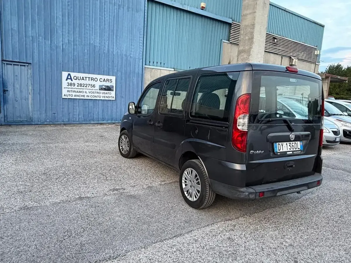 Usata Fiat Doblò 77 CV (56 kW) 2009 Marrone Monovolume