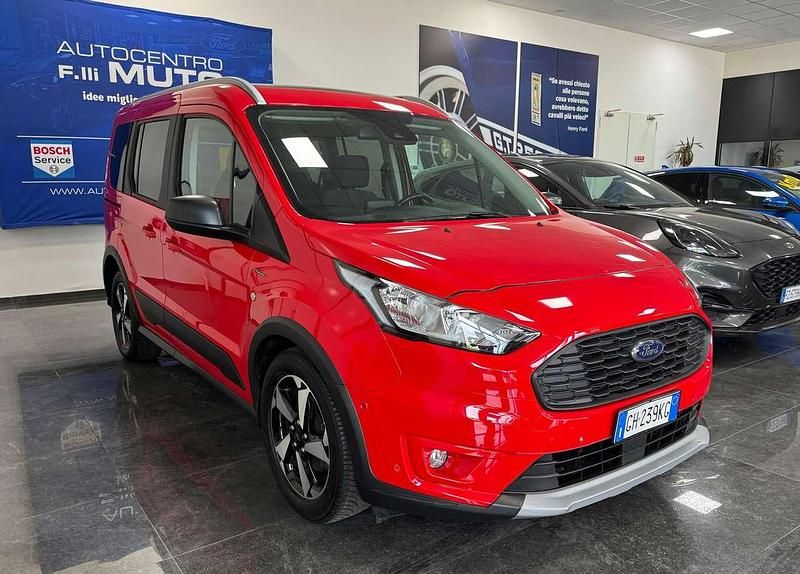 Usata Ford Tourneo Active 120 CV (88 kW) 2022 Race red Furgone