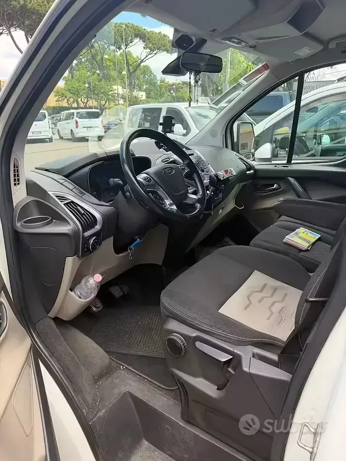 Usata Ford Tourneo 155 CV (114 kW) 2015 Bianco Monovolume