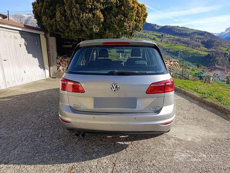 Usata VW Golf Sportsvan 125 CV (91 kW) 2015 Grigio Monovolume